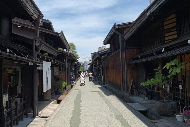 Takayama Oldtownship Walking Tour With Local Guide. (About 70MIN) - Accessibility