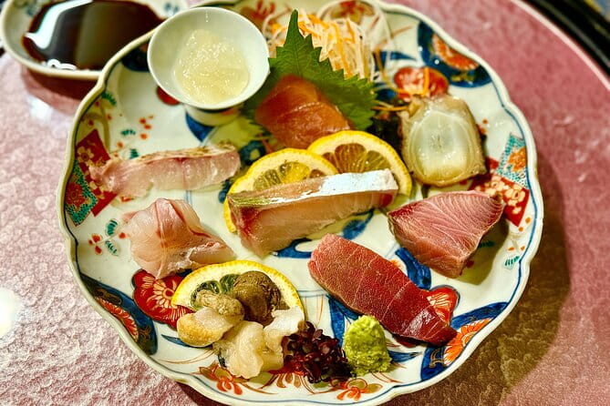 Takayama Private Night Guided Tour - Inclusions