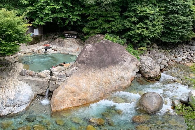 Takayama & Shirakawago 2 Days Tour - Shirakawago Exploration