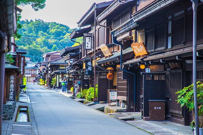 Takayama to Kanazawa With a Stop at Shirakawago - Amenities on Board