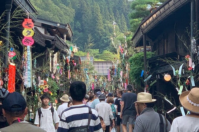 Takayama Walking Tour & Hida Folk Village - Group Size and Accessibility