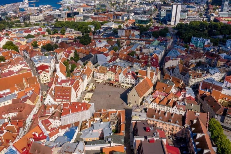 Tallinn: Capture the most Photogenic Spots with a Local - Price and Logistics: A Good Balance