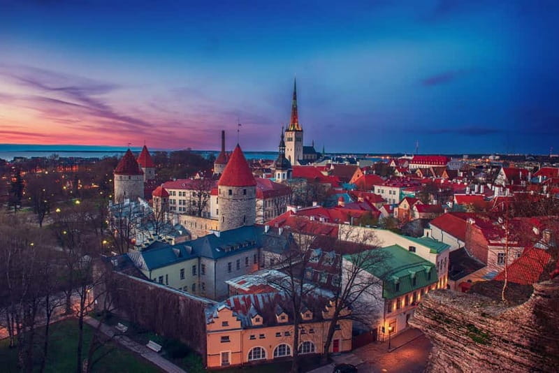 Tallinn: Express Walk with a Local in 60 minutes - Detailed Breakdown of the Tour Experience