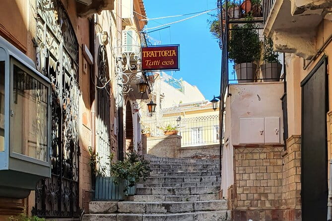 Taormina: A Self-Guided Audio Tour of Sicilys Hilltop Town - Wandering Along Corso Umberto: The Heart of Taormina
