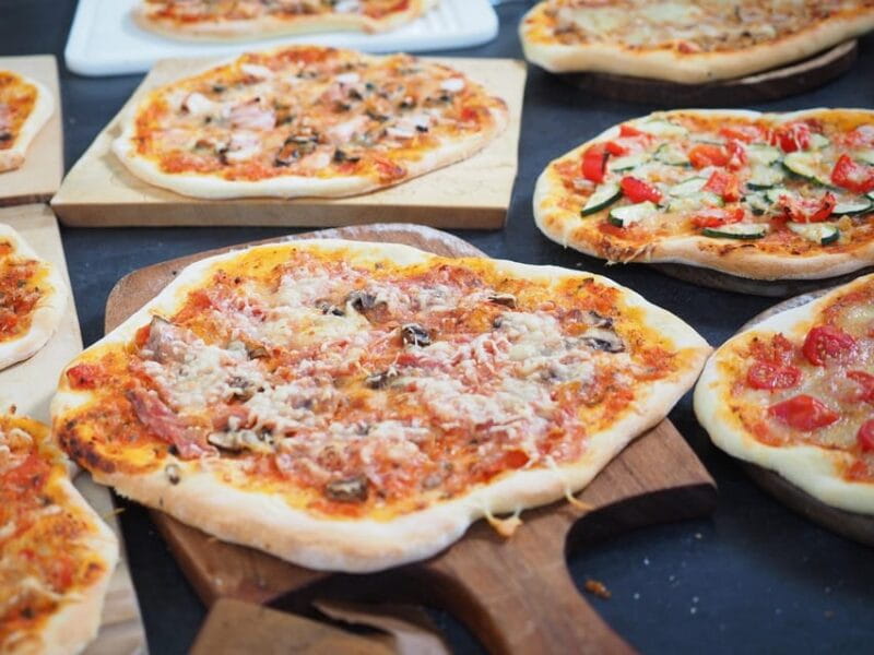 Taormina: Pizza Making Class with Lunch and Wine Tasting - Entering the World of Sicilian Pizza: What to Expect