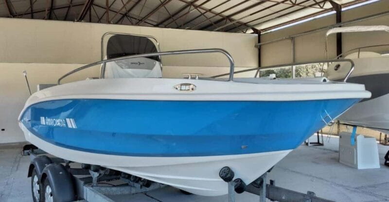 Taormina: Private tour in motorboat - Exploring Taormina from the Water: A Private Motorboat Tour in Sicily