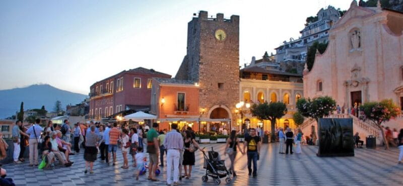 Taormina: Sunset Walking Tour & Aperitif on Rooftop Terrace - The Night Comes Alive: The Atmosphere and Street Life