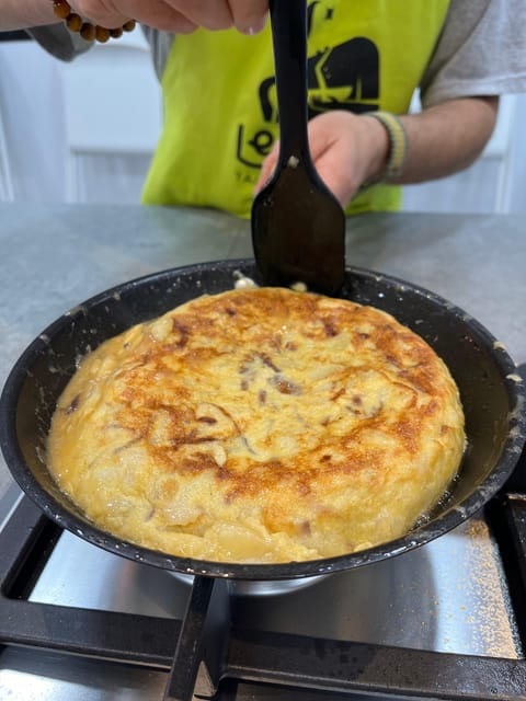 Tapas Class! Authentic Spanish Tapas and Sangría! - Venue and Accessibility