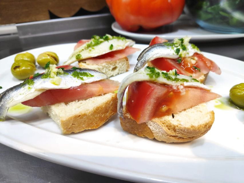 Tapas Tour Paella and Malaga Market With Official Guide - Customer Feedback and Recommendations