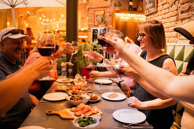 Tapas, Wine, and Culture: A Bike Ride Through Barcelonas Heart - Discovering Barcelona’s Architectural and Cultural Gems