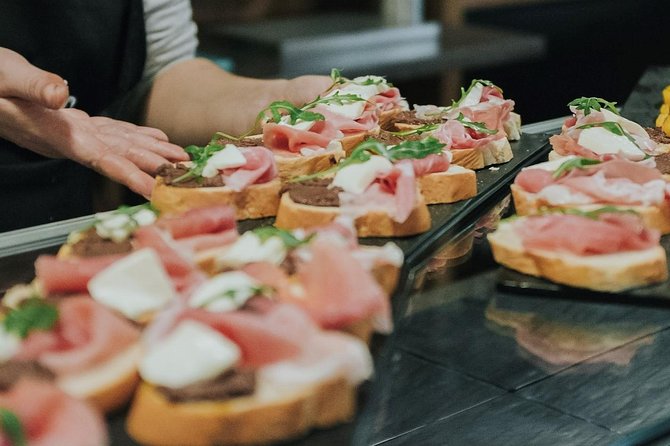 Tapas & Wines Through Secret Venice - Venetian Wine Bars