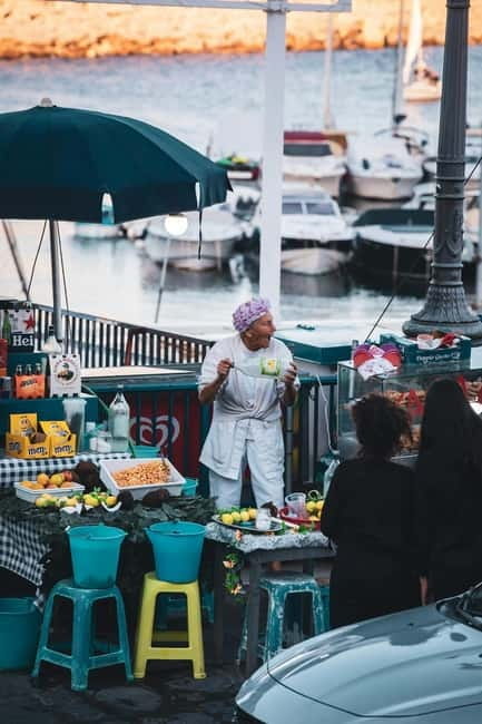 Taste Naples in ten tastings. - Key Points / Takeaways