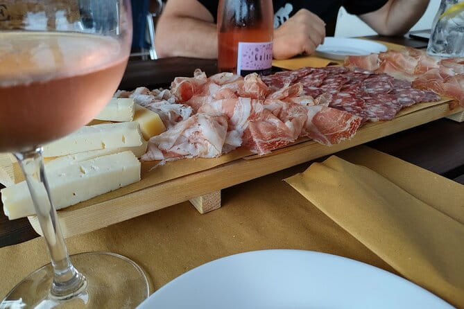 Tasting of 4 Valtenesi wines with local food in Salò - Key Points / Takeaways