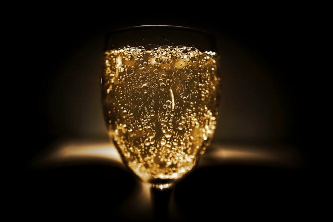 Tasting "The secret of bubbles - do you know the differences"? - A Sparkling Introduction to Milan’s Best Bubbles