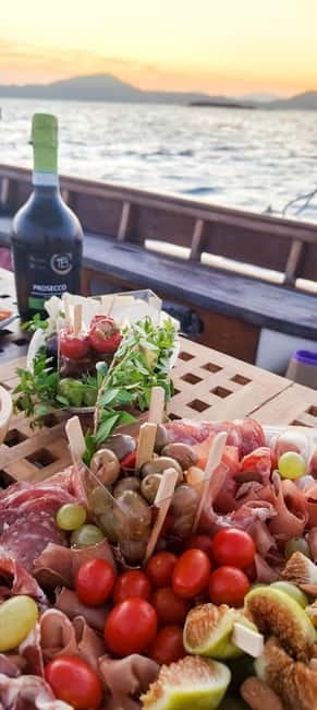 Tavolara: Sunset Aperitif Tour with Drinks and local snacks - FAQs