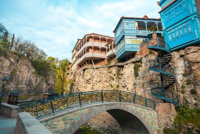 Tbilisi: Chronicle of Georgia, Old-town, Lake & 2 Cable Cars - Exploring Tbilisi: A Mix of History, Views, and Local Flavors