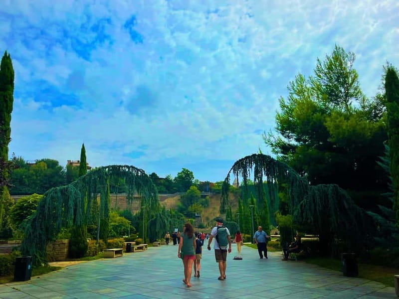 Tbilisi: Hidden Gems Walking Tour with Food & Wine Tastings - The Value and Who It Suits
