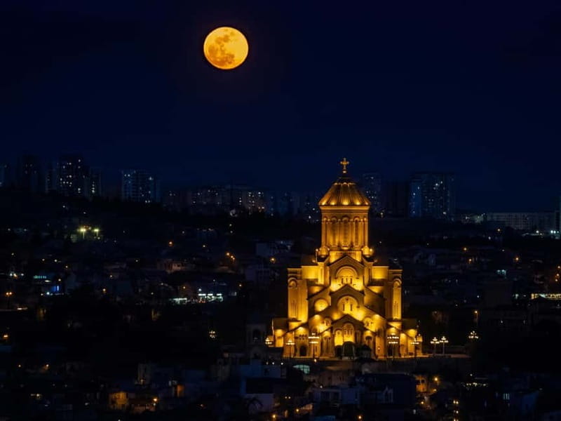 Tbilisi: Holy Trinity Cathedral 1.5-Hour Express Guided Tour - The Guided Tour Experience