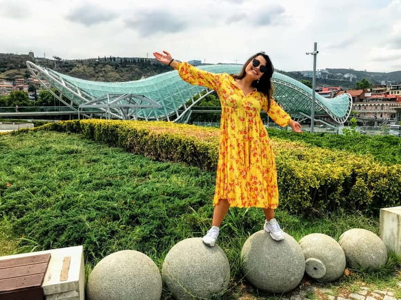 Tbilisi: Old Town Walking Tour - Must-See Attractions - The Guides: Knowledge, Friendliness, and Local Tips