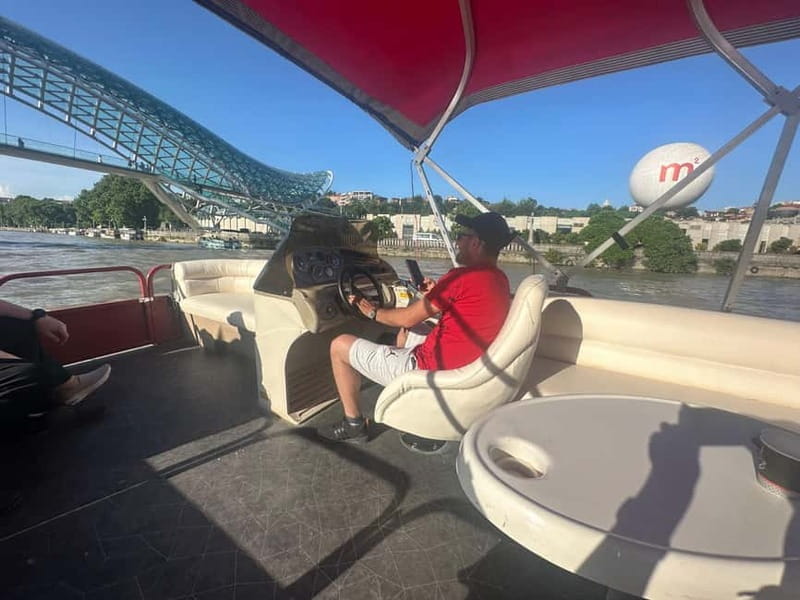 TBILISI: Private, exclusive Boat Ride & with Welcome Drink - A Relaxing and Scenic Escape on the Mtkvari River
