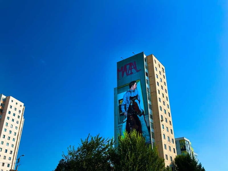 Tbilisi: Soviet Suburbs and Murals Exhibition Guided Tour - Exploring Tbilisi’s Street Art and Soviet Architecture