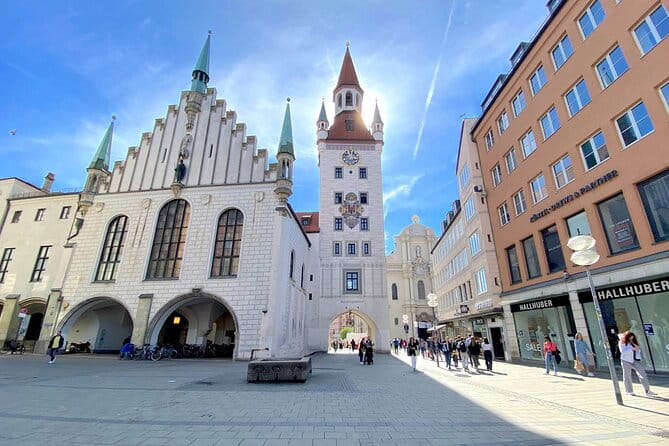 Ten Munich Old town Sights in a Private Express Walking Tour - Marienplatz and the Glockenspiel: The Beating Heart