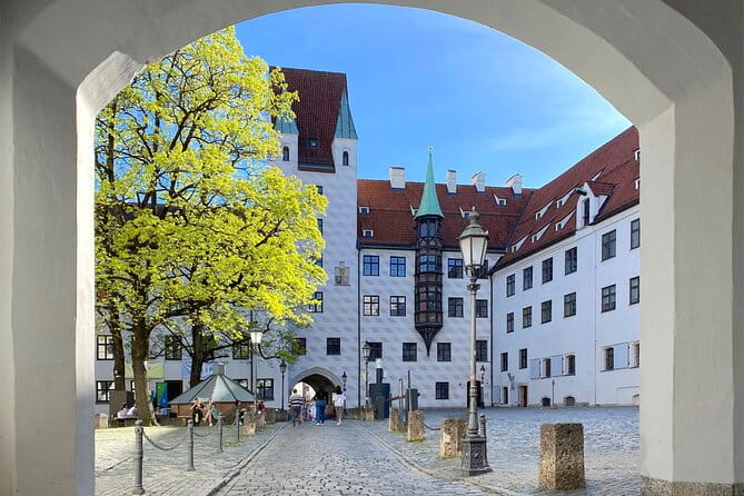 Ten Munich Old town Sights in a Private Express Walking Tour - Inner Courtyard and Sculptures of the New Town Hall
