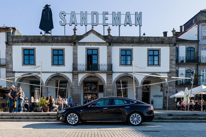 Tesla S Luxury Executive Porto Airport Transfer - Key points / Takeaways