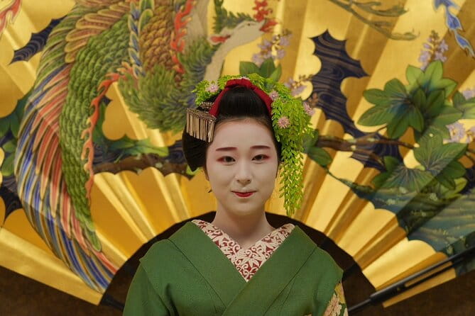 The Art of Geisha: Exclusive Show & Traditional Japanese Game - Exploring the Traditional Japanese Game