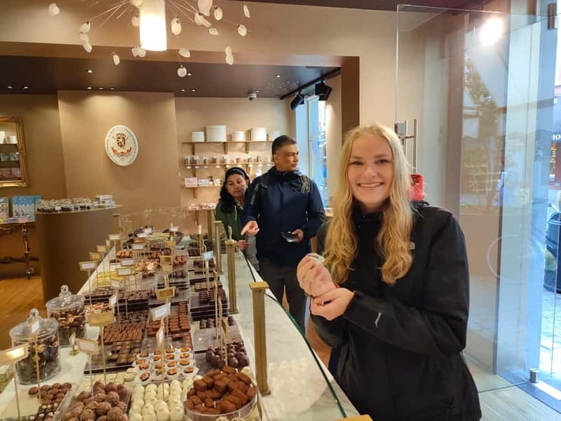 Thé best chocolate in Bruges! Private tour! - Exploring Bruges and the Art of Chocolate Tasting