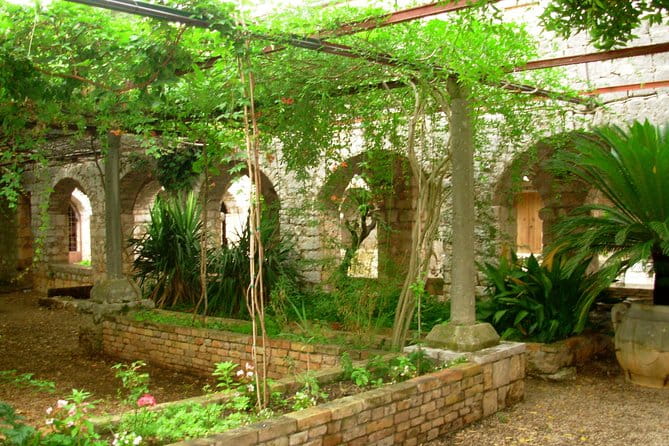 The Best of Hvar Small Group Tour with Wine Tasting and Dinner - Entering the Heart of Hvar: The Itinerary in Detail