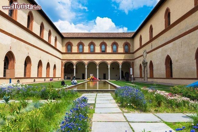 The City Storytelling Experience: Art, History and Myths Come Together - Meeting Point Location