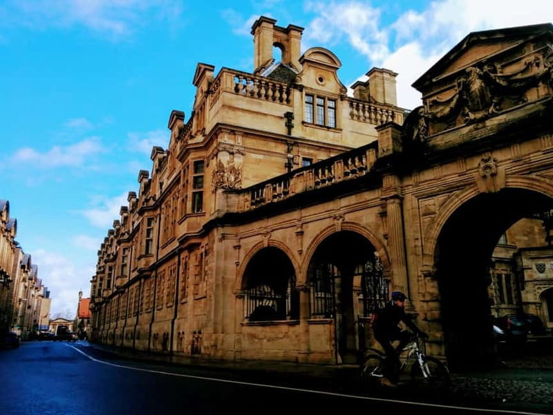 The Classic Cambridge Walking Tour - Walking the Landmark Streets of Cambridge
