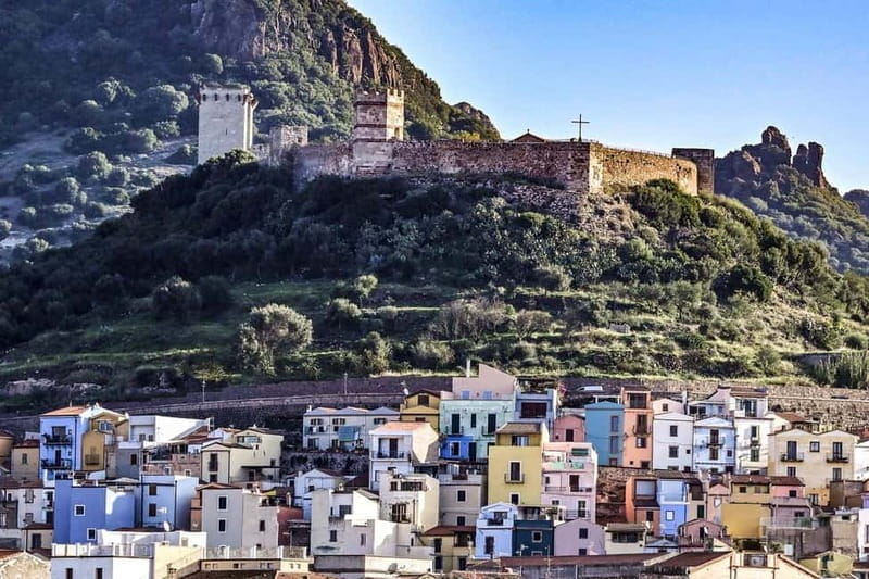 The colors of Bosa: photowalk with tasting and sunset - Who Should Consider This Experience?