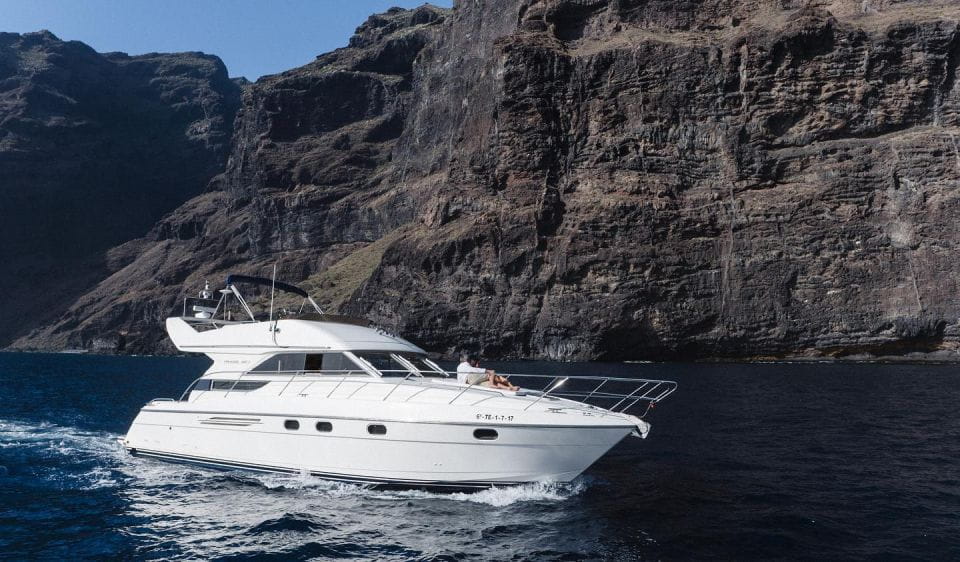 The Cookies: Private Luxury Yacht Cruise With Lunch - Exploring the South Coast