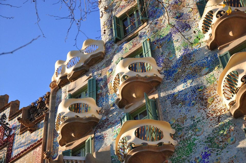 The Genuis of Gaudi & Modernist Architects - The Aesthetic Revolution in Barcelona