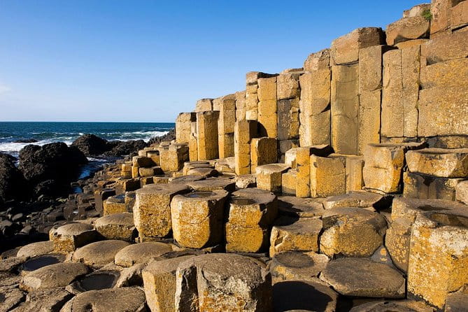 The Giant's Causeway, Dunluce Castel and Belfast - Spanish guide - Complete Tour Breakdown