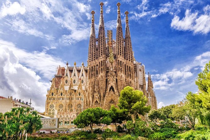The Glorious Gaudi (Small Group): Sagrada Familia & Park Guell - Confirmation and Availability