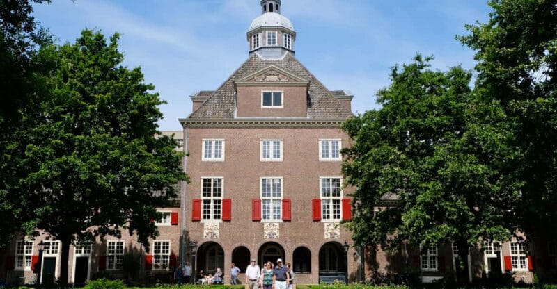 The Hague: Courtyard Walking Tour - Key Points / Takeaways