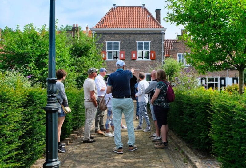 The Hague: Courtyard Walking Tour - Discovering Historic Living Spaces