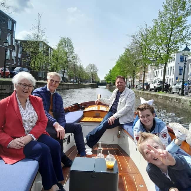 The Hague: individual tickets for an electric boattour! - Key points / Takeaways