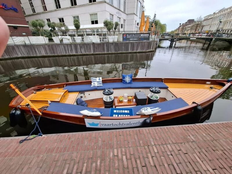 The Hague: Private Boattour up to 10 persons - The Sum Up