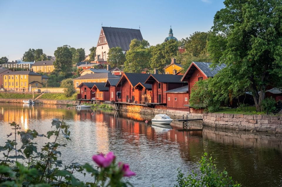 The Highlights of Helsinki and Porvoo Private Tour - Uncover Porvoos Historic Treasures