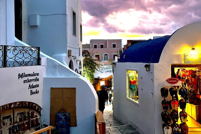 The Highlights of Santorini on a Mini Bus Daily Sunset Tour - Introduction to the Experience