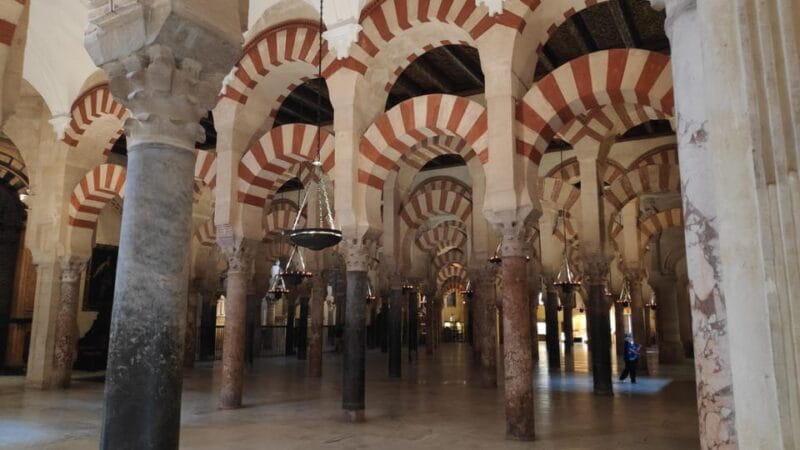 The jewel of Cordoba: Mosque-Cathedral Guided Tour - Walking Through the Mosque-Cathedral: What to Expect