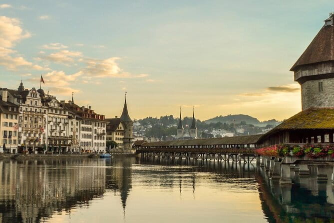 The Lives and Legends of Lucerne: A Self-Guided Audio Tour - Getting to Know the Tour: Starting at Torbogen Luzern