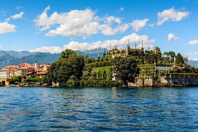 The magic of a private sunset boat tour around the Borromean islands - Price and logistics: Is it worth it?