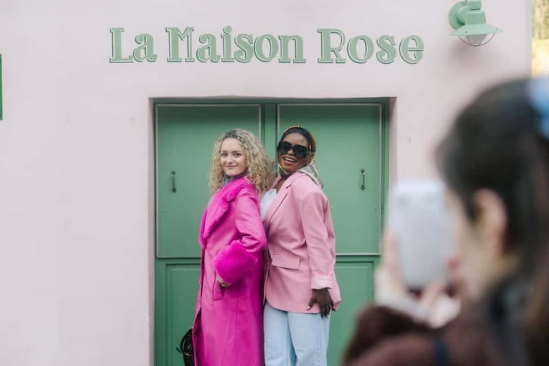 The Official Emily in Paris Montmartre Tour & Cocktail - FAQ