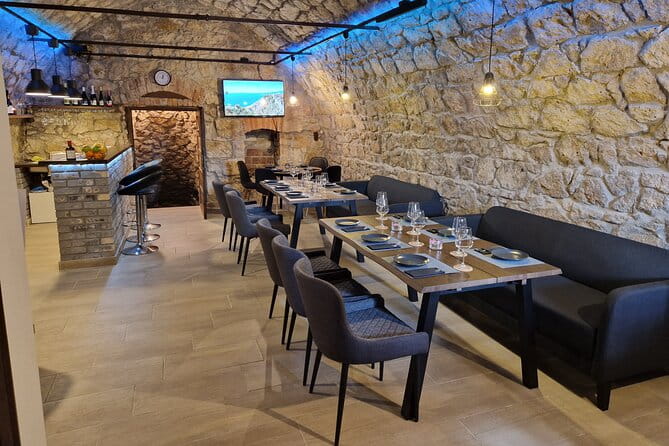 The only Wine Cocktail Club in Tokaj, Lunch & Fun, Hungary - FAQ