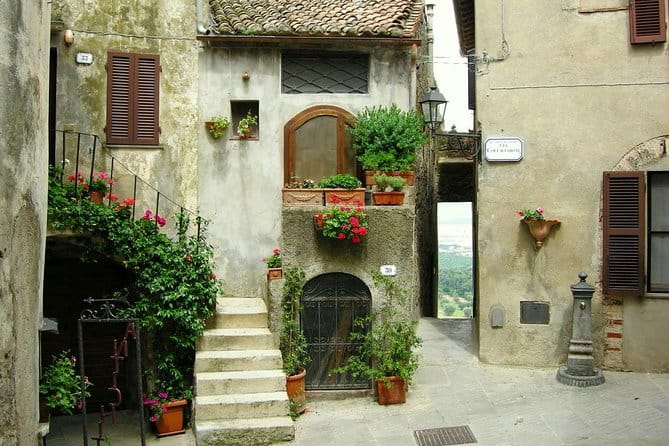 The place of dreams: the Tarot Garden w/Wine tasting - Logistics: Ease and Limitations